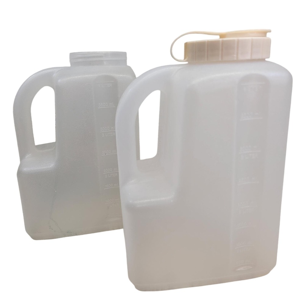 2 Rubbermaid Pitcher Jugs Unisex 4L Clear Good Servin Saver 1‎ Gallon 1 Lid Vtg